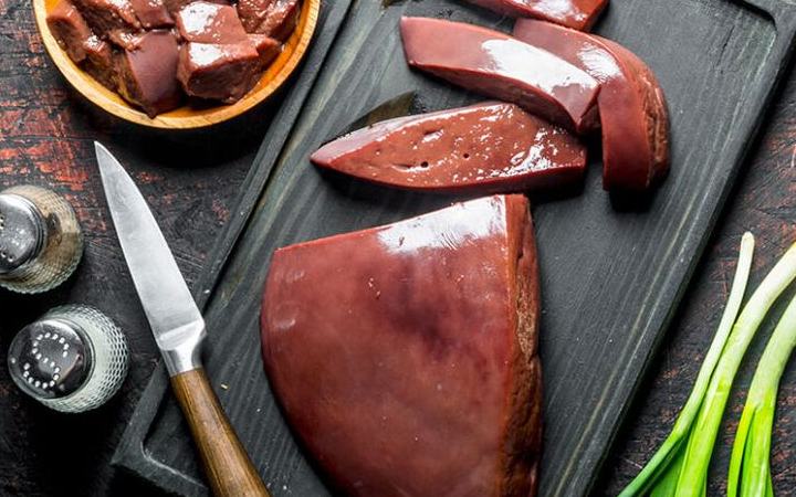 Indonesia dikenal dengan kekayaan kulinernya yang luar biasa, mulai dari makanan khas berbumbu kuat, makanan fermentasi, hingga makanan berbahan dasar tak lazim.