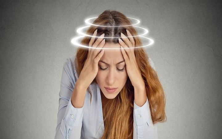 Vertigo, Kondisi medis yang menyebabkan penderitanya merasa seolah-olah lingkungan di sekitarnya berputar atau bergerak, padahal sebenarnya tidak.