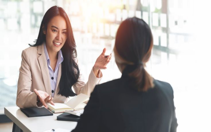 Di tengah persaingan kerja yang semakin ketat, memiliki CV yang menarik di mata rekruter menjadi kunci utama agar kamu bisa lolos ke tahap seleksi berikutnya.