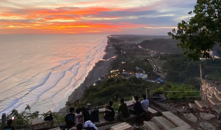 Bukit Soka Parangtritis Menikmati Indahnya Laut Selatan dari Ketinggian