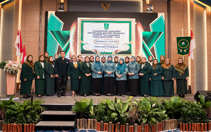 Pengurus baru Ikatan Istri Dokter Indonesia (IIDI) Tulungagung periode 2025 sampai 2028 terbentuk. Sosok Fitriani Vela Suaidi, SH kembali dipercaya jadi ketua untuk periode kedua, Jumat (25/7/2025).