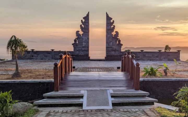 Puncak Jowin adalah destinasi wisata alam yang tengah naik daun di Kabupaten Tulungagung, Jawa Timur.