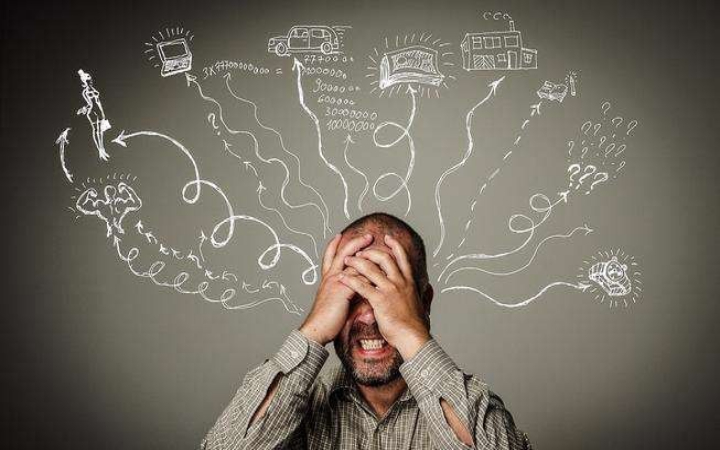 Overthinking adalah ketika otak kita memikirkan hal yang sama berulang-ulang, menganalisis sesuatu secara berlebihan hingga membuat gelisah.