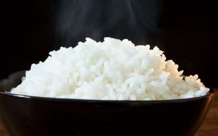 Bagi masyarakat Indonesia, termasuk warga Tulungagung, nasi adalah makanan pokok yang tak tergantikan.