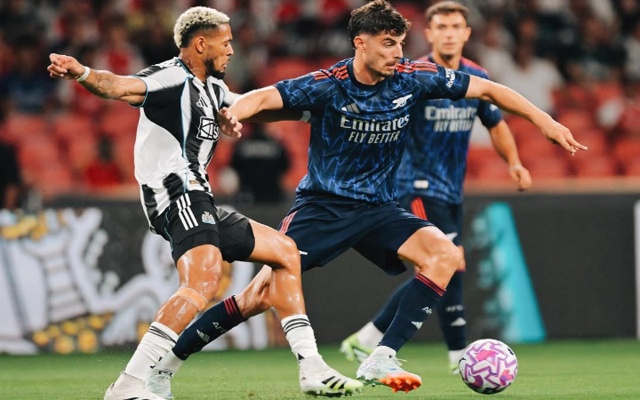 Arsenal sukses menutup laga pramusim mereka di Asia Tenggara dengan kemenangan tipis atas Newcastle United, Minggu (27/7/2025) di Singapura.