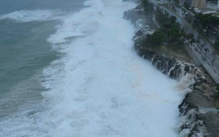 Gelombang tsunami awal akibat gempa bumi di Rusia menghantam pelabuhan Kushiro, Hokkaido, Jepang.