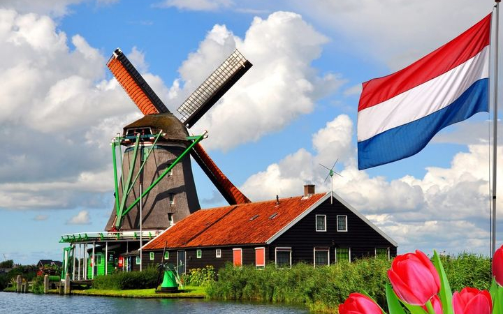 Belanda, atau dikenal juga sebagai Netherlands, adalah negara kecil di Eropa Barat yang memiliki pesona luar biasa.