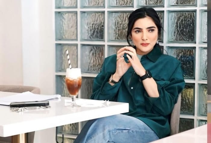 Penyanyi, Ashanty, membantah alasan menutup toko kuenya karena bangkrut. Kabar membuat beragam reaksi dari netizen.