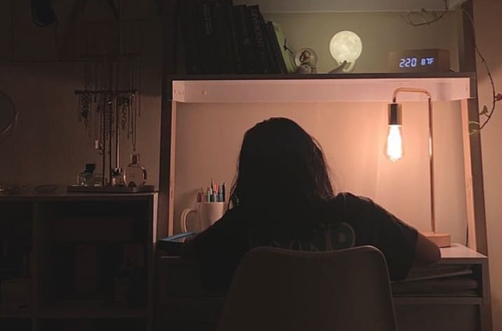 Cara-cara belajar yang efektif tanpa harus begadang, cocok untuk kamu yang ingin tetap produktif tapi juga menjaga pola tidur yang sehat.