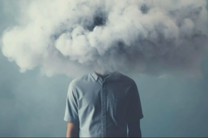 Banyak orang mengalami overthinking, terutama saat malam hari ketika suasana sunyi dan tidak ada distraksi.