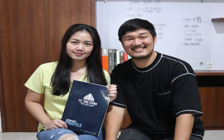 Andreas Andika Jaya dan istri Liliana Sutiknyo terus kembangkan One Icons Interior Design Tulungagung.