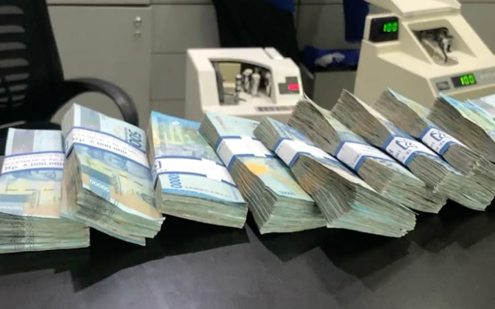 Tabungan Ditarik Massal, Sistem Keuangan Indonesia di Ujung Tanduk?