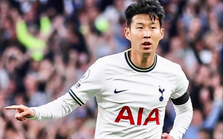 Son Heung‑min akhiri 10 tahun di Tottenham, resmi gabung LAFC, dan berpotensi pecahkan rekor transfer. Pemain Korea Selatan ini mengaku jadi pilihan sulit untuk kepindahannya.