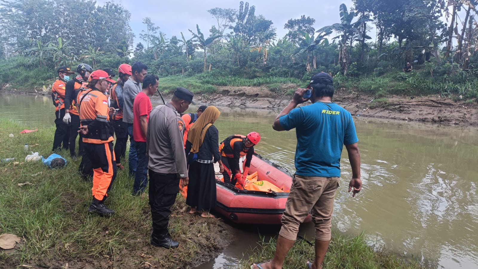 LG, 63, warga Desa Wateskroyo, Kecamatan Besuki, Kabupaten Tulungagung,&nbsp;ditemukan dalam keadaan meninggal dunia di aliran sungai kawasan Desa Tanggulkundung,&nbsp;Sabtu (2/8/2025).