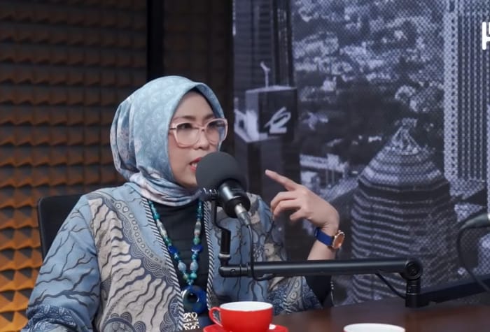 dr. Zulvia Oktanida Syarif, Sp. KJ memberikan penjelasan mengenai penyakit mental Gen Z dalam podcast Helmy Yahya