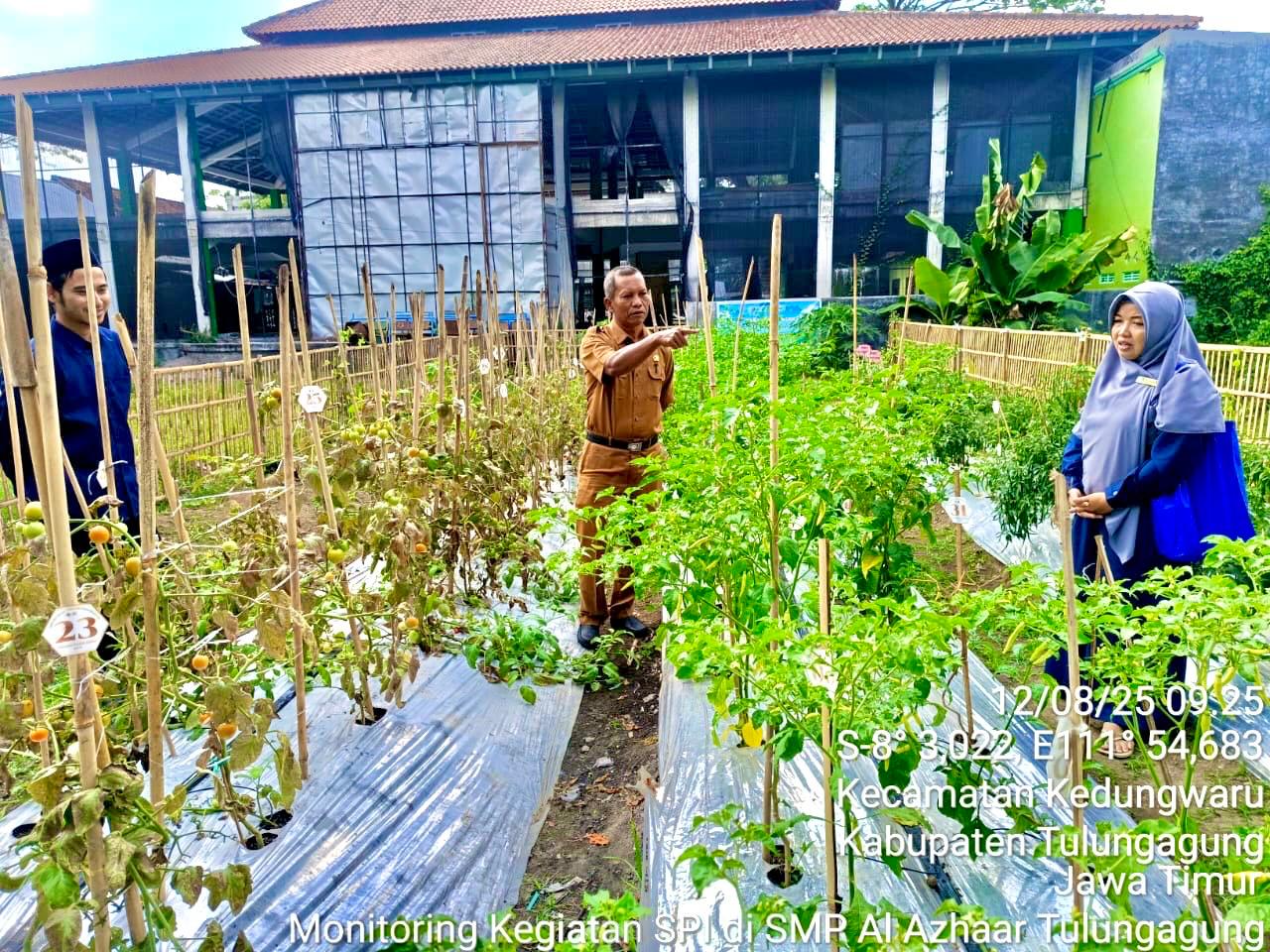Monitoring kegiatan SPI di SMP Al Azhaar Tulungagung.