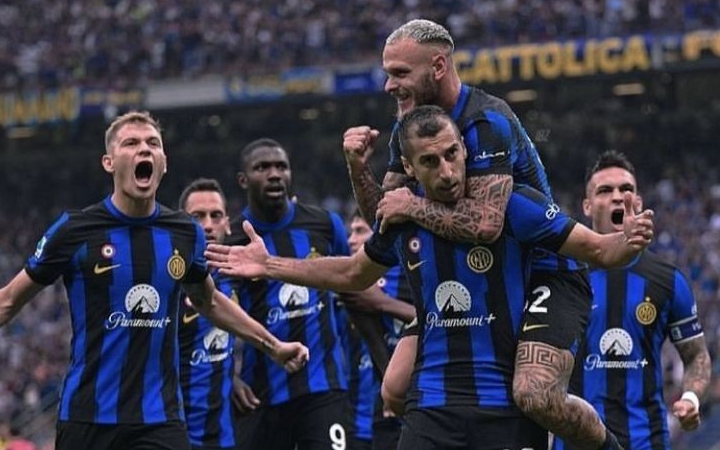 Pemain Inter Milan merayakan kemenangan atas Monza setelah menang adu penalti 5-4 pada laga uji coba pramusim di Stadio U-Power.