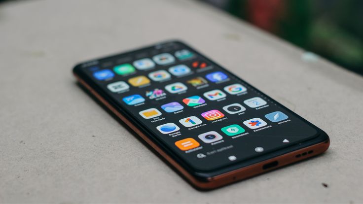 Spesifikasi HP yang sebaiknya dihindari karena kinerjanya mulai ketinggalan zaman dan kurang nyaman dipakai sehari-hari.(pinterest.com/lifehacker)