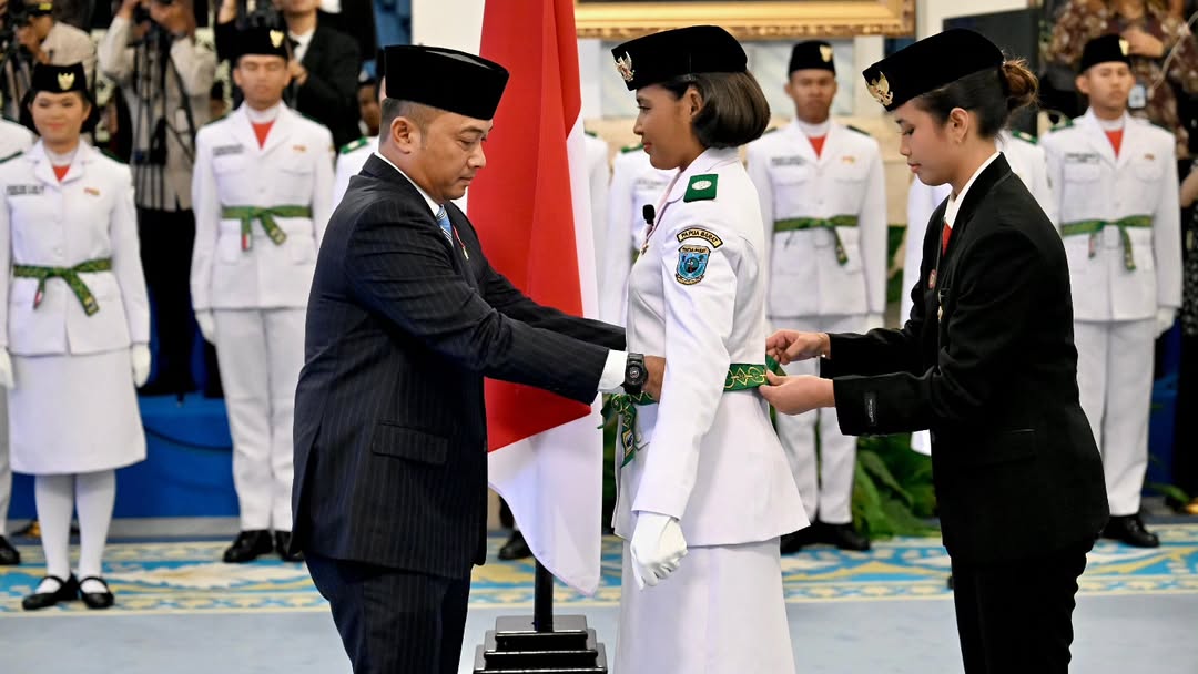 Prosesi pengukuhan Paskibraka 2025 Menteri Sekretaris Negara (Mensesneg) Prasetyo Hadi bertindak langsung sebagai pengukuh.(FOTO: Sekretaris Kabinet)