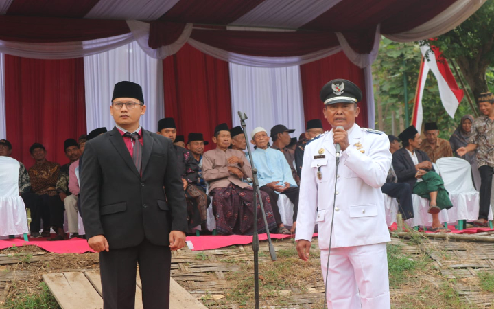Kepala Desa Kedungcangkring, Suyadi.