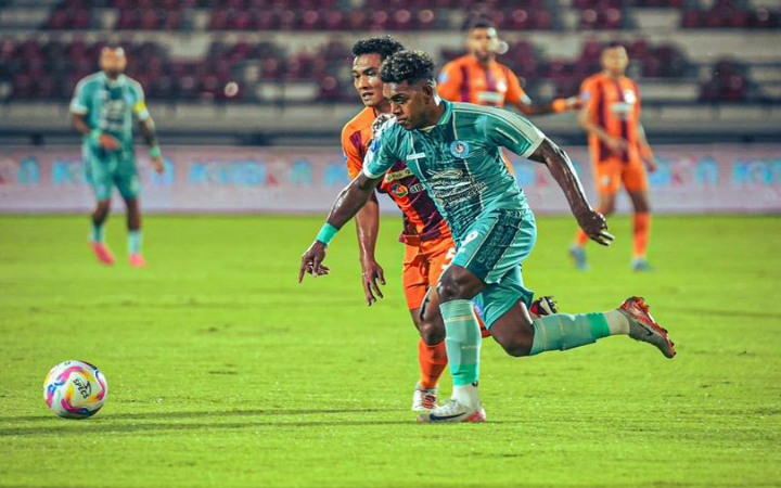 Borneo FC tempel ketat Persija di klasemen sementara BRI Super League 2025!  Persaingan makin panas sejak awal musim.