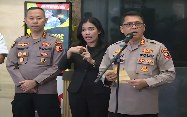 Hasil tes DNA Ridwan Kamil dinyatakan tidak identik dengan anak Lisa Mariana, namun polemik hukum dan gugatan tetap berlanjut.