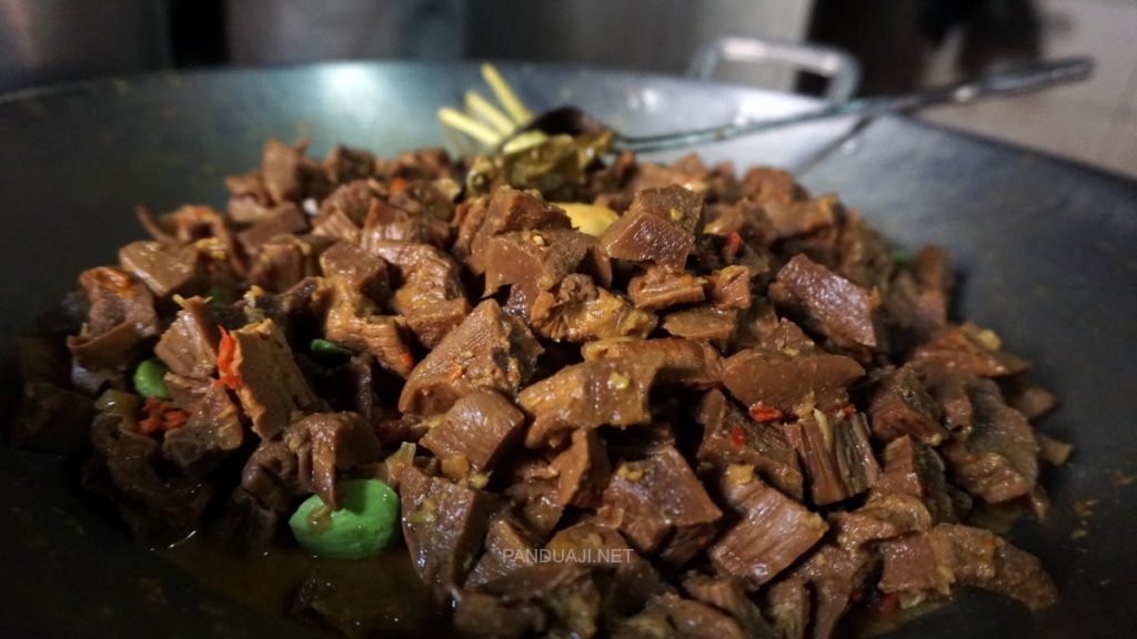 &ldquo;Bhobho, rebung kering khas Tulungagung yang dikenal punya tekstur mirip daging sapi. Olahan tradisional ini tak hanya lezat, tapi juga bergizi dan tahan lama.&rdquo;