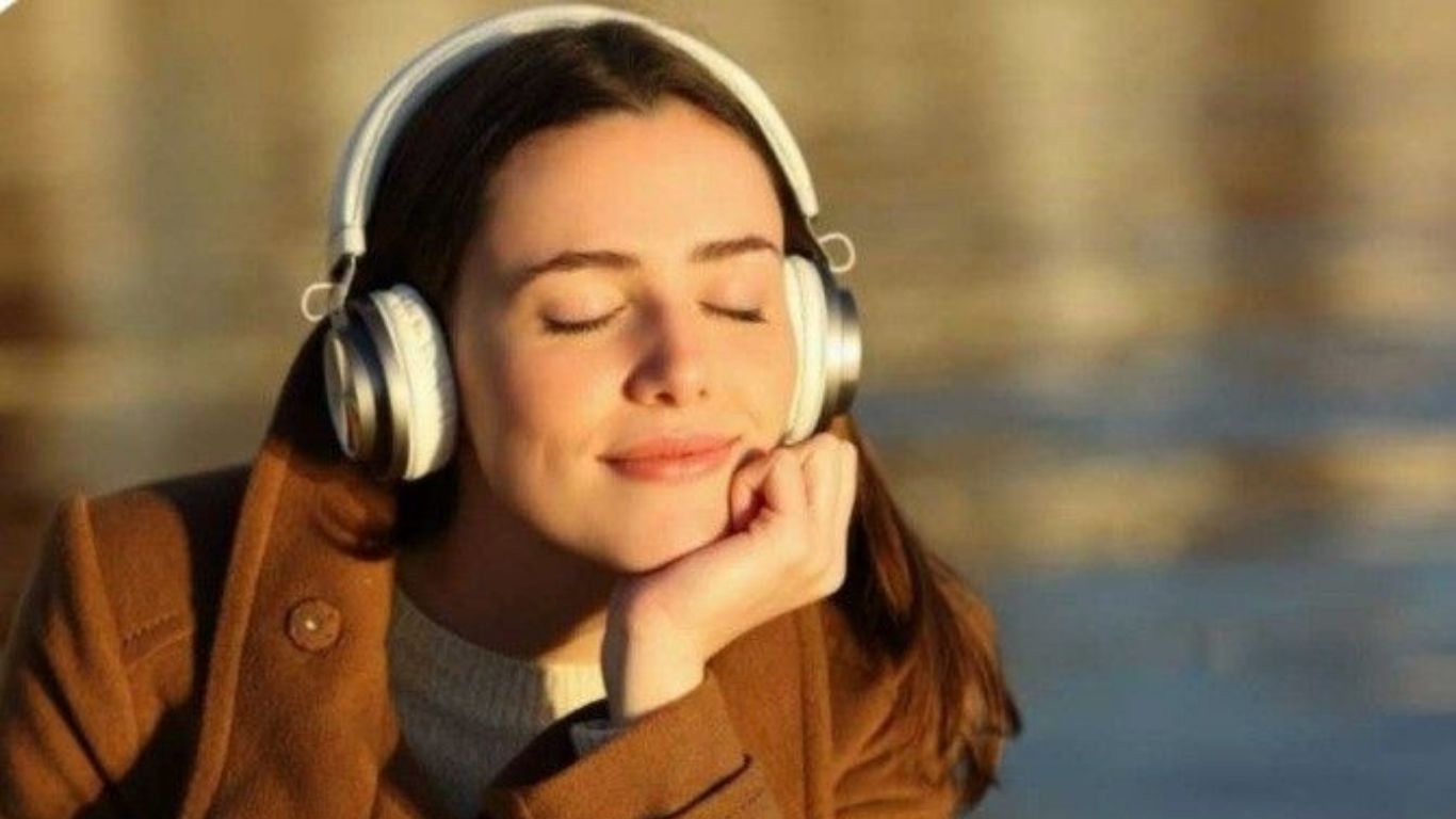 Ternyata ini alasan kenapa tiba-tiba merinding saat mendengarkan sebuah lagu.(pinterest.com/libellula)