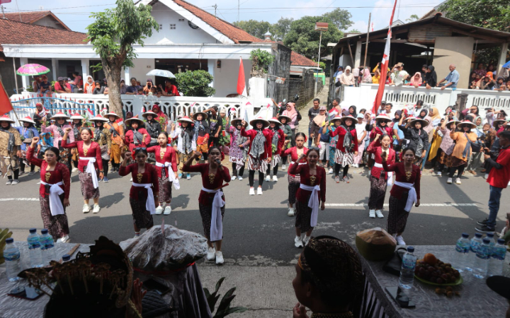 Desa Mulyosari, Kecamatan Pagerwojo, Kabupaten Tulungagung  benar-benar menunjukkan semangat luar biasa dalam peringatan Hari Ulang Tahun (HUT) Ke-80 Republik Indonesia (RI) tahun 2025.