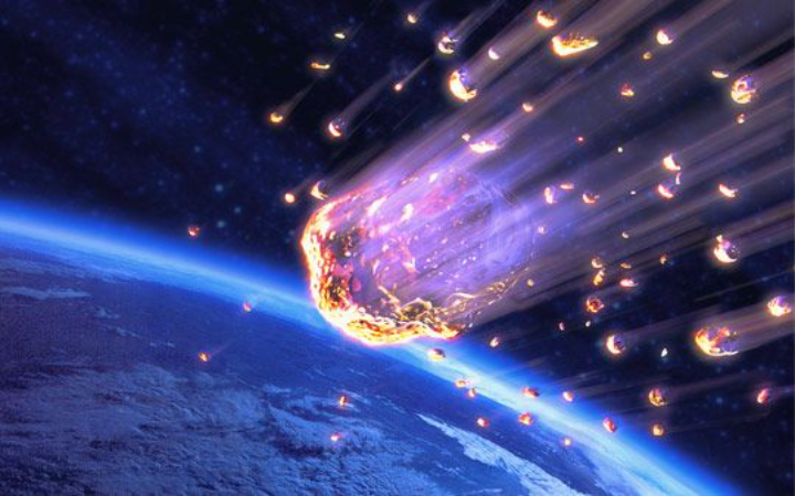 Meteor hanyalah tamu dari luar angkasa yang terbakar indah di atmosfer Bumi.