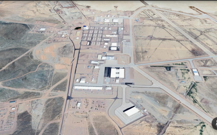 Area 51: markas rahasia penuh misteri, antara fakta militer atau persembunyian alien? simak penjelasan nya.
