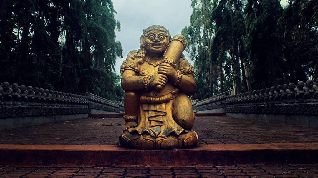 patung retjo pentung simbol iconik kota tulungagung