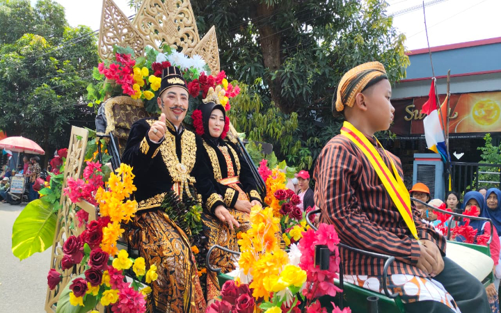 Desa Rejoagung, Kecamatan Kedungwaru, Kabupaten Tulungagung, menjadi pusat perhatian dengan gelaran Rejoagung Culture Carnival 2025, pada Minggu (31/8/2025).