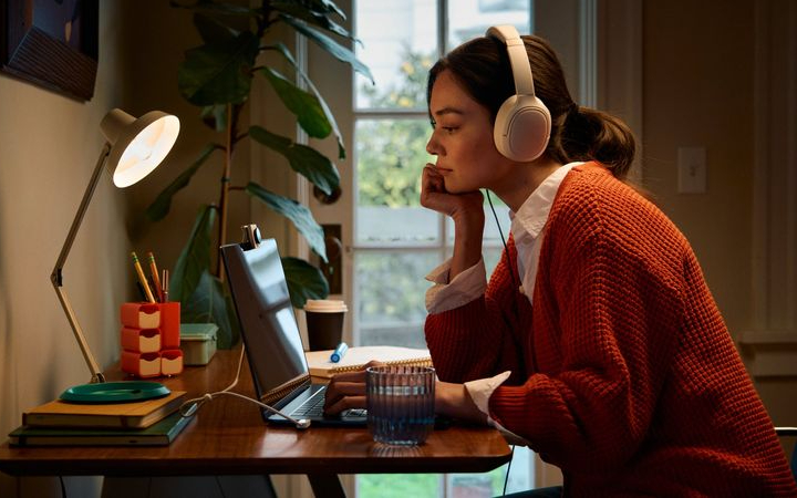 Slow living bukan berarti malas, tapi cara menikmati hidup dengan lebih tenang dan seimbang.