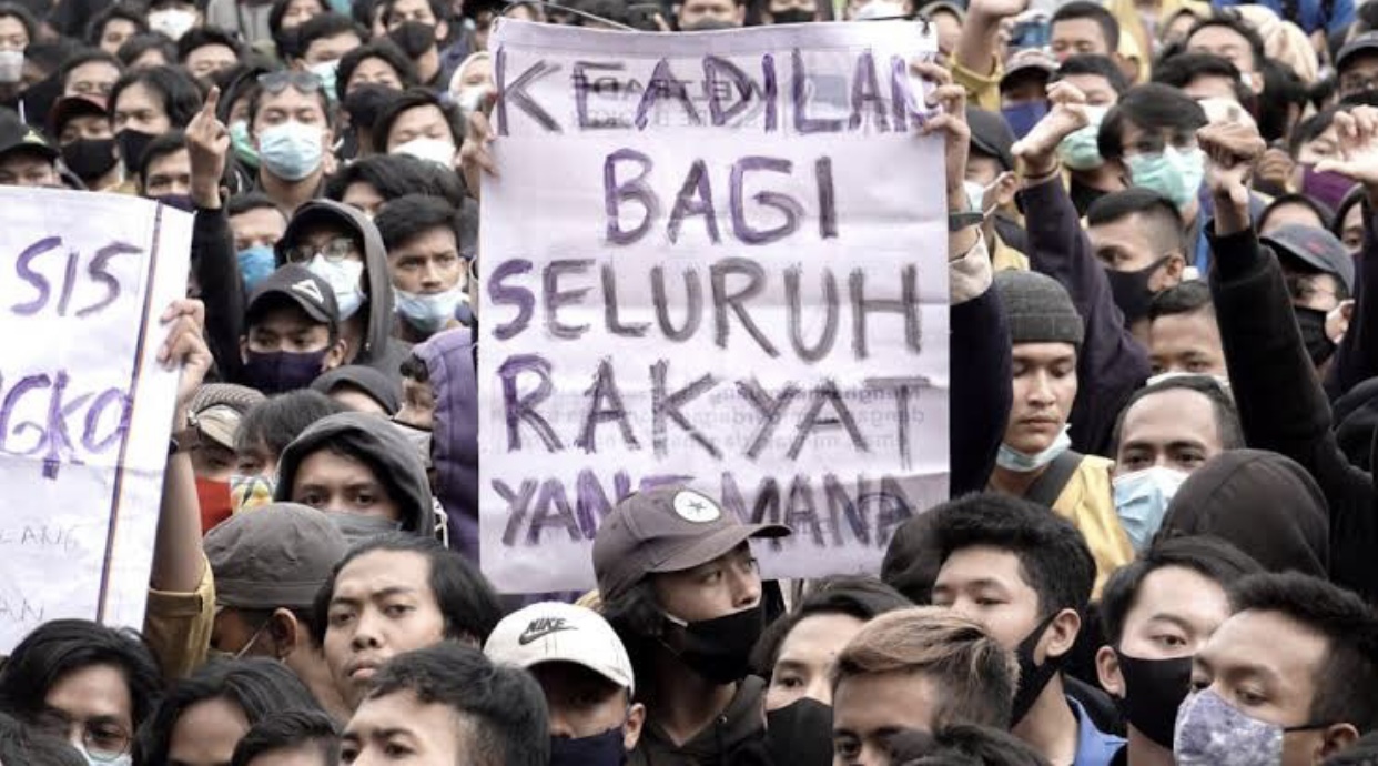 Demonstrasi besar di DPR 28&ndash;30 Agustus 2025 memunculkan 7 tuntutan rakyat kepada Presiden, DPR, dan partai politik, fokus pada transparansi, keadilan, dan penghentian kekerasan aparat.