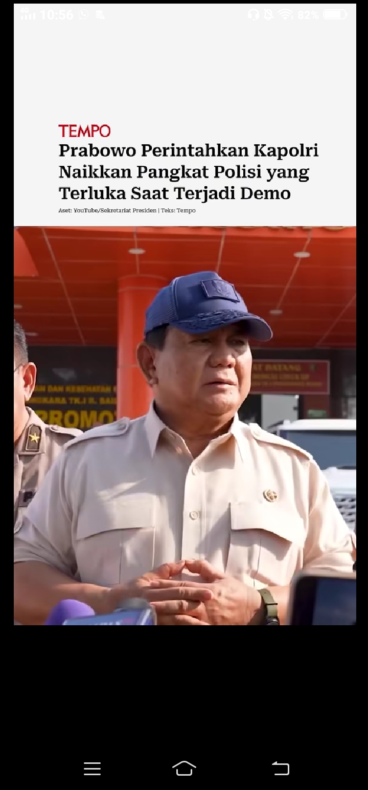 Presiden Prabowo saat memberikan instruksi kepada Kapolri untuk menaikkan pangkat anggota Polri yang terluka dalam aksi demonstrasi, sebagai bentuk penghargaan atas pengorbanan mereka.