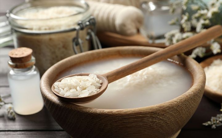 Air tajin adalah air rebusan beras yang sering dianggap sebagai limbah dapur, padahal ternyata menyimpan banyak manfaat.