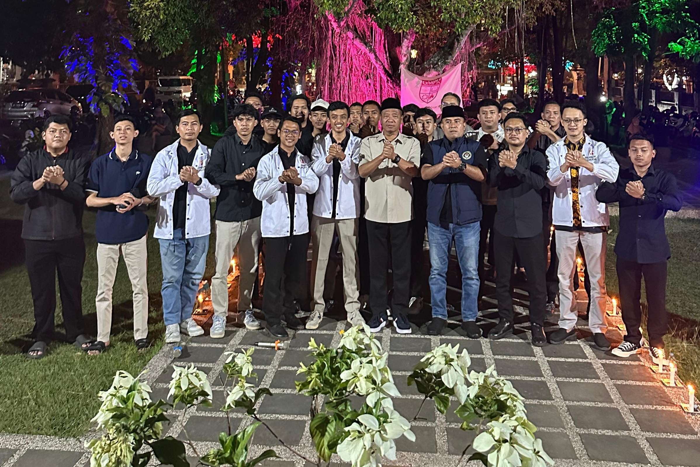 Anggota Rembuk Pemuda Tulungagung dan GMPK bersama Bupati Tulungagung Gatut Sunu Wibowo.