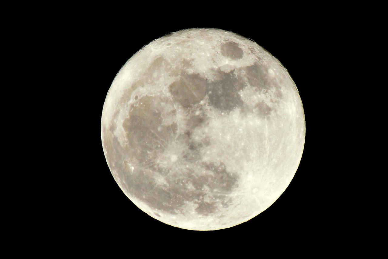 Ilustrasi corn moon yang menandai musim panen jagung di Amerika. (FREEPIK)