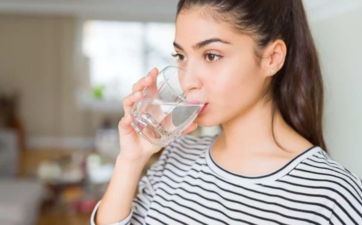 Air putih adalah kebutuhan utama tubuh manusia yang sering dianggap sepele.