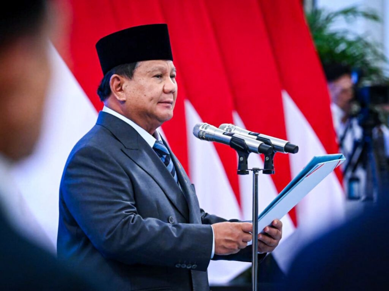Presiden Prabowo Subianto saat melantik 4 menteri dan 1 wakil menteri pada Senin (8/9/2025). (BPMI SETPRES)