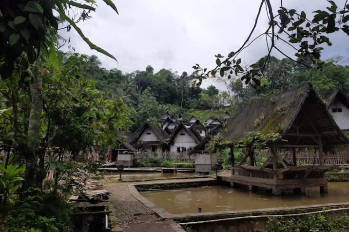 Wisata Budaya Kampung Naga: Desa Tradisional di Tasikmalaya yang Memikat