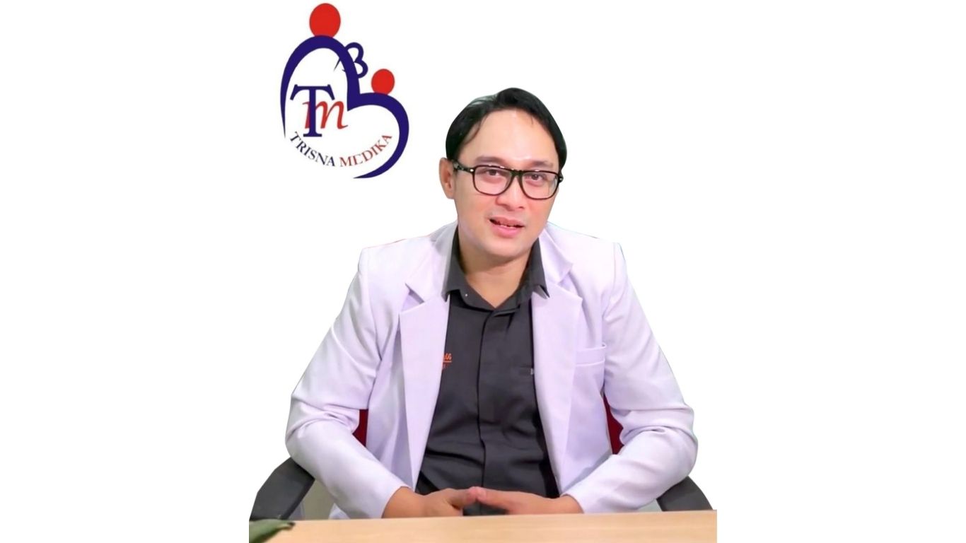 dr. Jonathan C. Nainggolan, SpOG, dokter spesialis kandungan RSIA Trisna Medika.