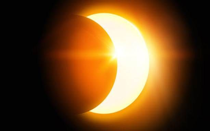 Akhir bulan September 2025 akan menjadi momen yang tak terlupakan bagi para pecinta langit dan astronomi. Dua fenomena langit langka akan terjadi hampir bersamaan .