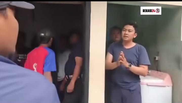anggota karang taruna memarahi petugas dishub yang santai di warung
