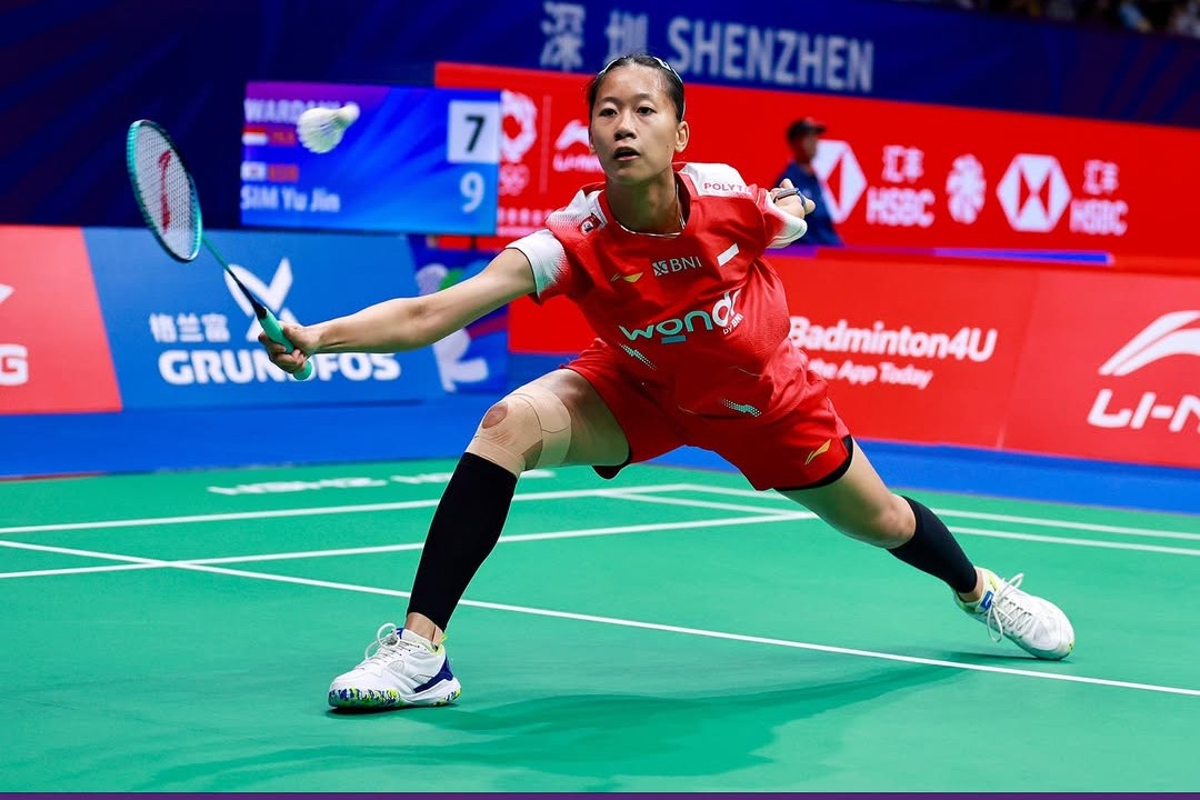 Putri KW menjejakkan kaki di perempat final usai menjungkalkan Sim Yu Jin dari Korea Selatan. (PBSI)