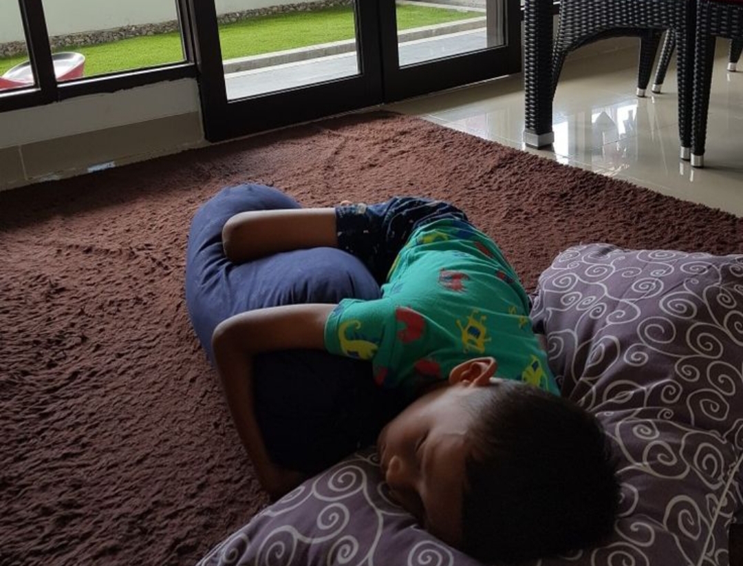 Lesehan di Tulungagung bukan sekadar soal tempat tidur atau duduk, tapi juga soal gaya hidup dan budaya kebersamaan.