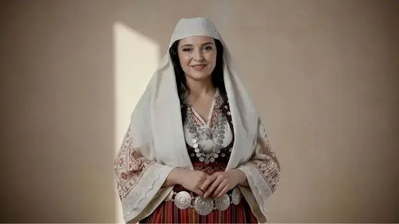 Albania gegerkan dunia! Perkenalkan Diella, menteri AI pertama yang ditugaskan khusus memberantas korupsi publik. (RRI)
