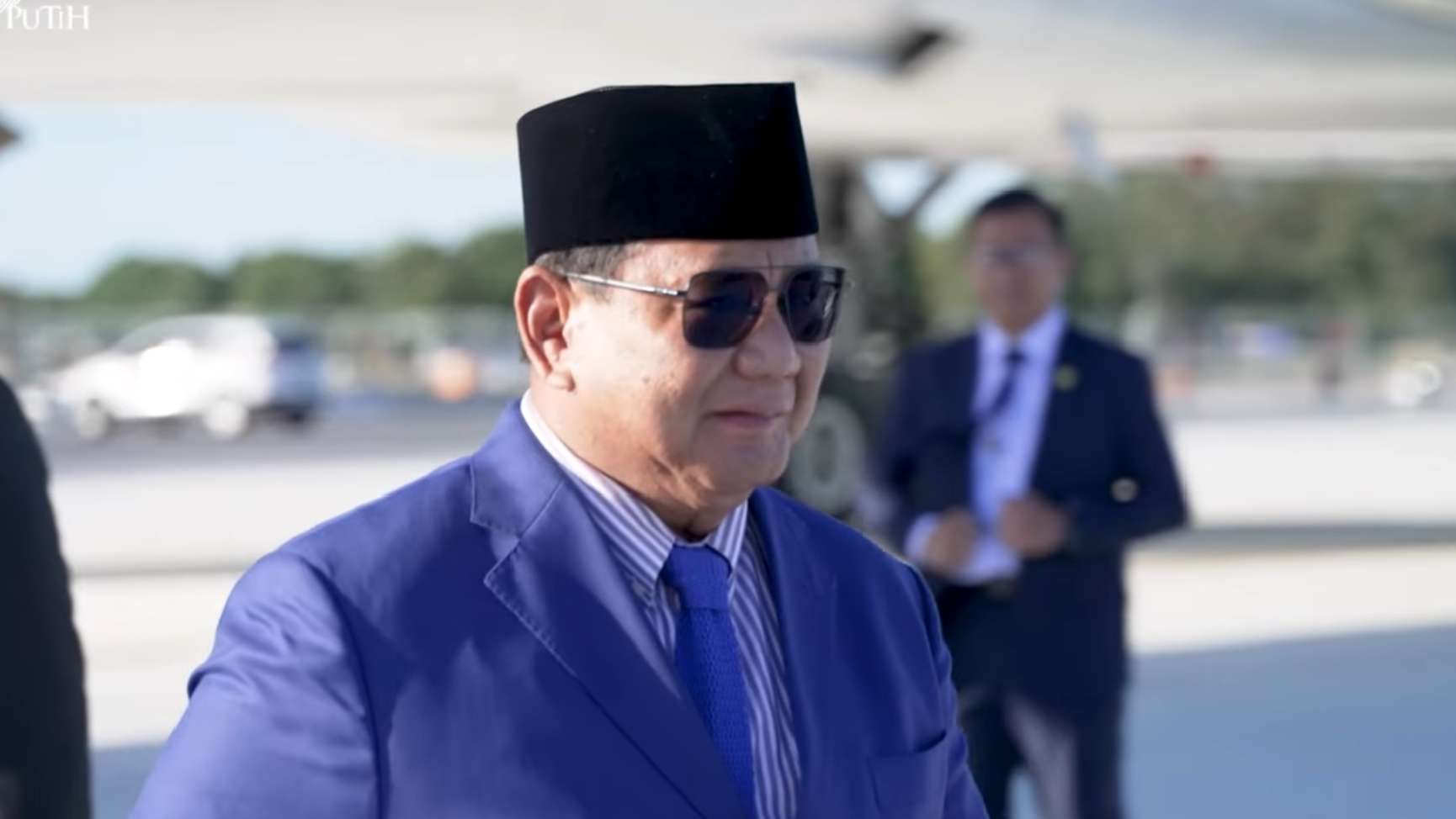 Presiden Prabowo Subianto memberikan standing ovation saat Presiden Prancis Emmanuel Macron mengumumkan pengakuan Prancis atas Negara Palestina di KTT PBB, New York. (BPMI SETPRES)