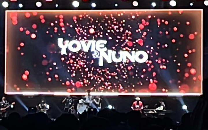 Komposer ternama tanah air Yovie Widianto menggelar konser tunggal bertajuk Miliaran Cinta Yovie Widianto Andi Rianto Berkonser.